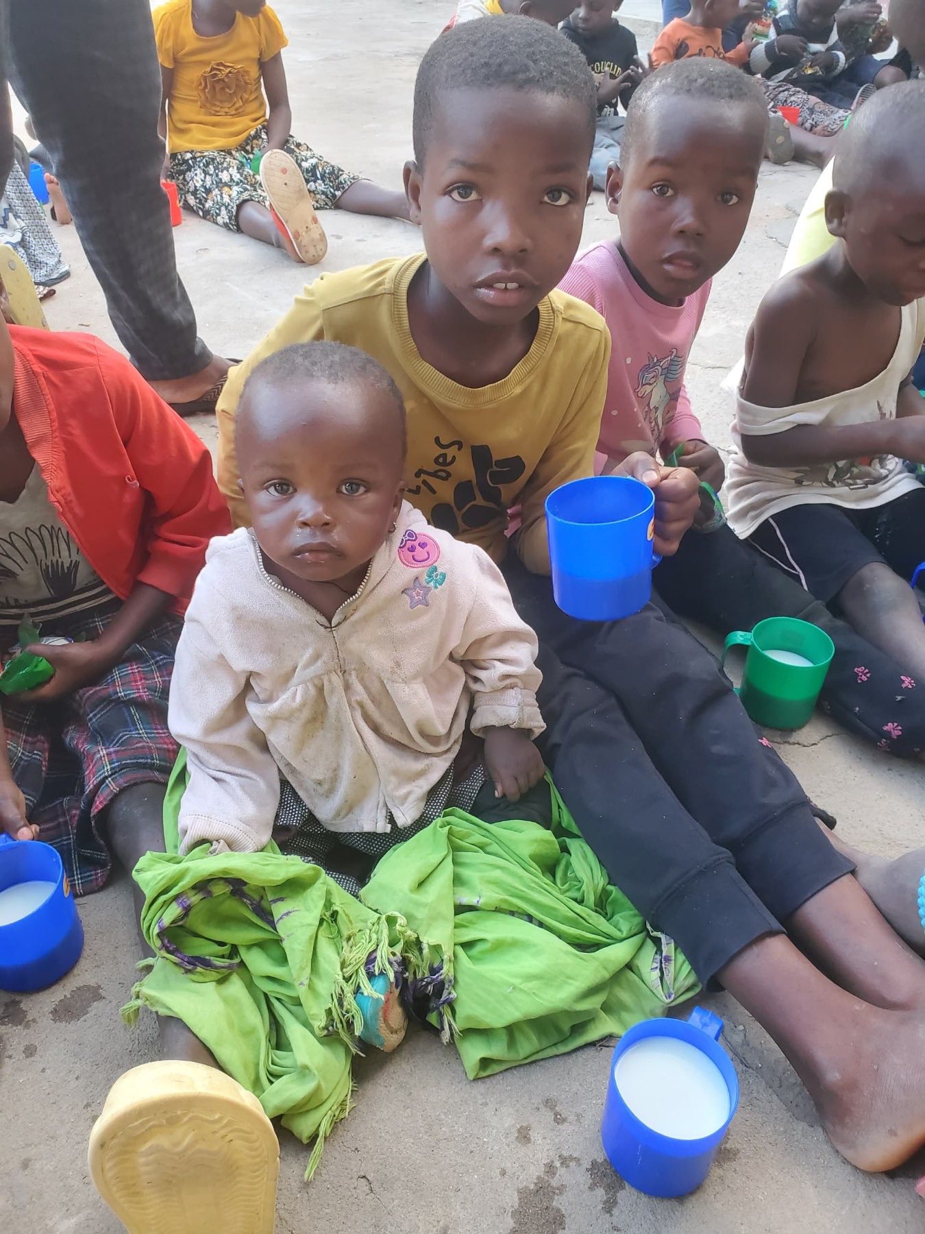 Καθημερινή διανομή ζεστού γάλακτος στο Ιεραποστολικό Κέντρο της Ιεράς Μητροπόλεως Αρούσας