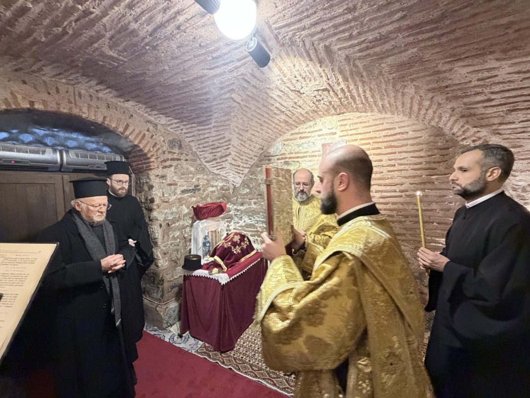 Ο Οικουμενικός Πατριάρχης στο Αγίασμα του Αγίου Χαραλάμπους στο Πατριαρχείο