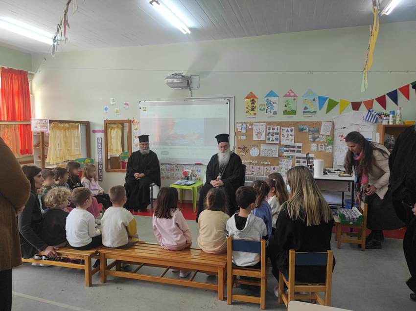 Επισκέψεις Μητροπολίτη Κορίνθου σε  σχολεία