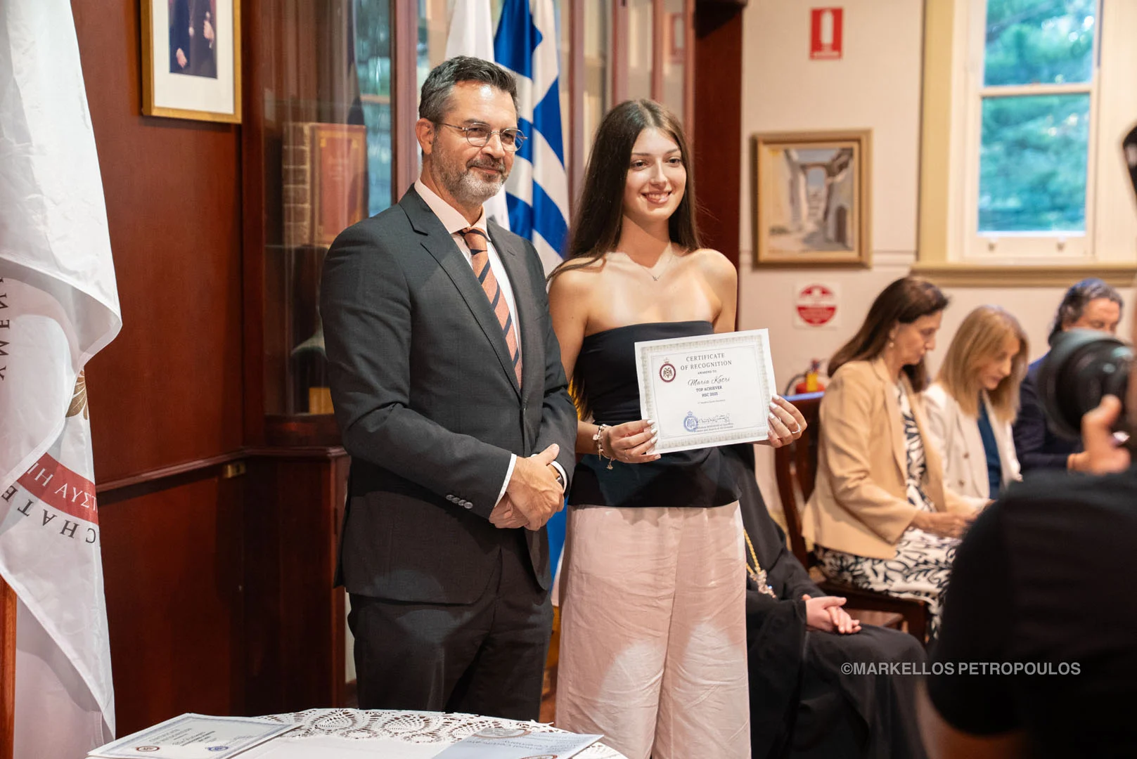 Σύδνεϋ: Ο Επίσκοπος Κερασούντος βράβευσε νέους και νέες που αρίστευσαν στις εξετάσεις HSC