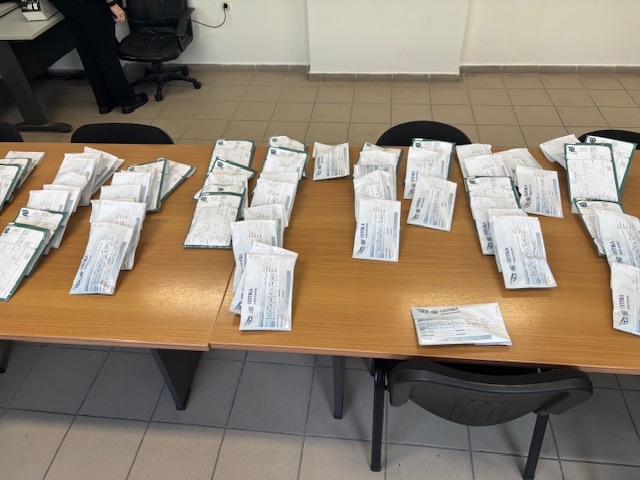 Παράδοση Γυαλιών στις Φυλακές Μαλανδρίνου από το Κέντρο Στήριξης Οικογενείας της Αρχιεπισκοπής (ΚΕ.Σ.Ο.)