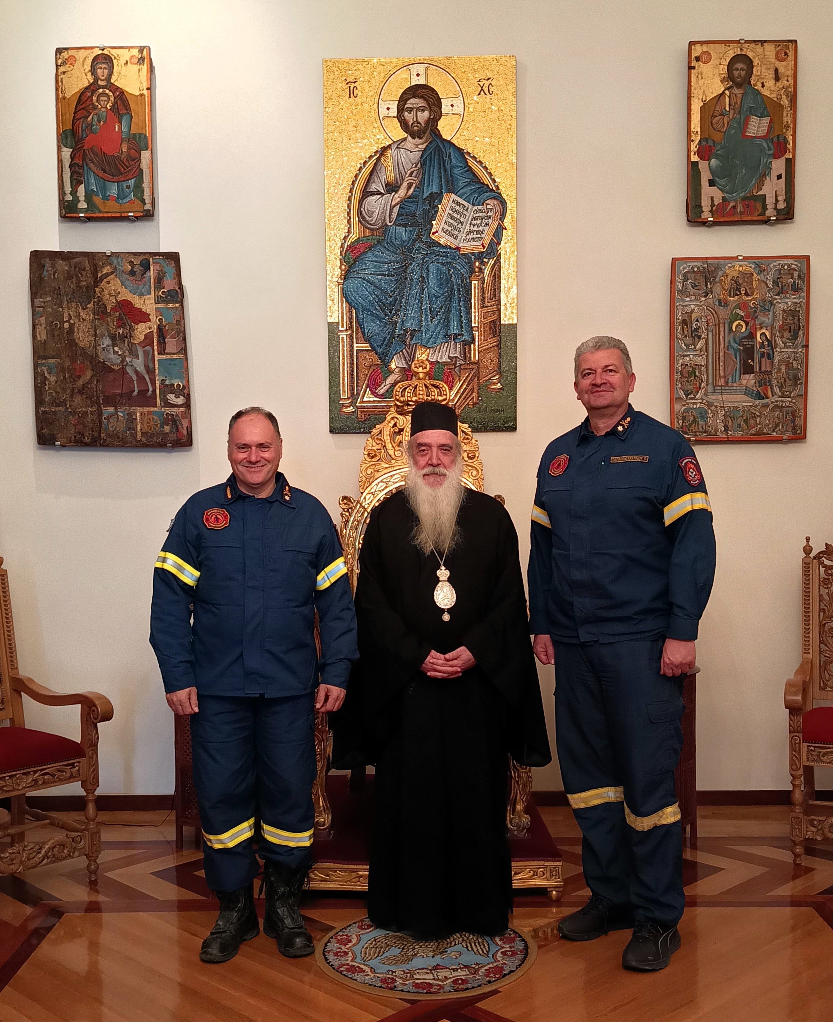 Ἐθιμοτυπική ἐπίσκεψη Ἀρχιπυράρχων στόν Μητροπολίτη Σάμου