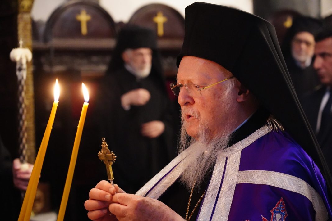 Κυριακή της Σταυροπροσκυνήσεως στο Φανάρι