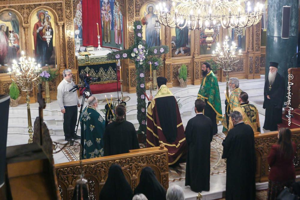 Μητροπολίτης Φθιώτιδος : «Ζωοποιός Σταυρός: ο εκ προθέσεως θάνατος»