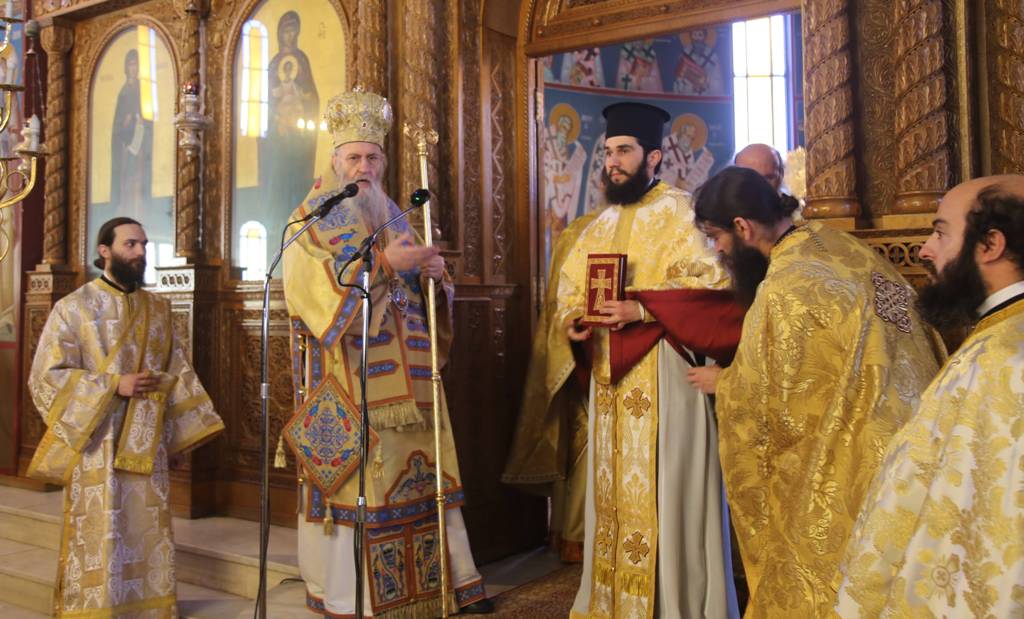Κυριακή τῆς Σταυροπροσκυνήσεως μέ χειροτονία Πρεσβυτέρου στήν Ναύπακτο