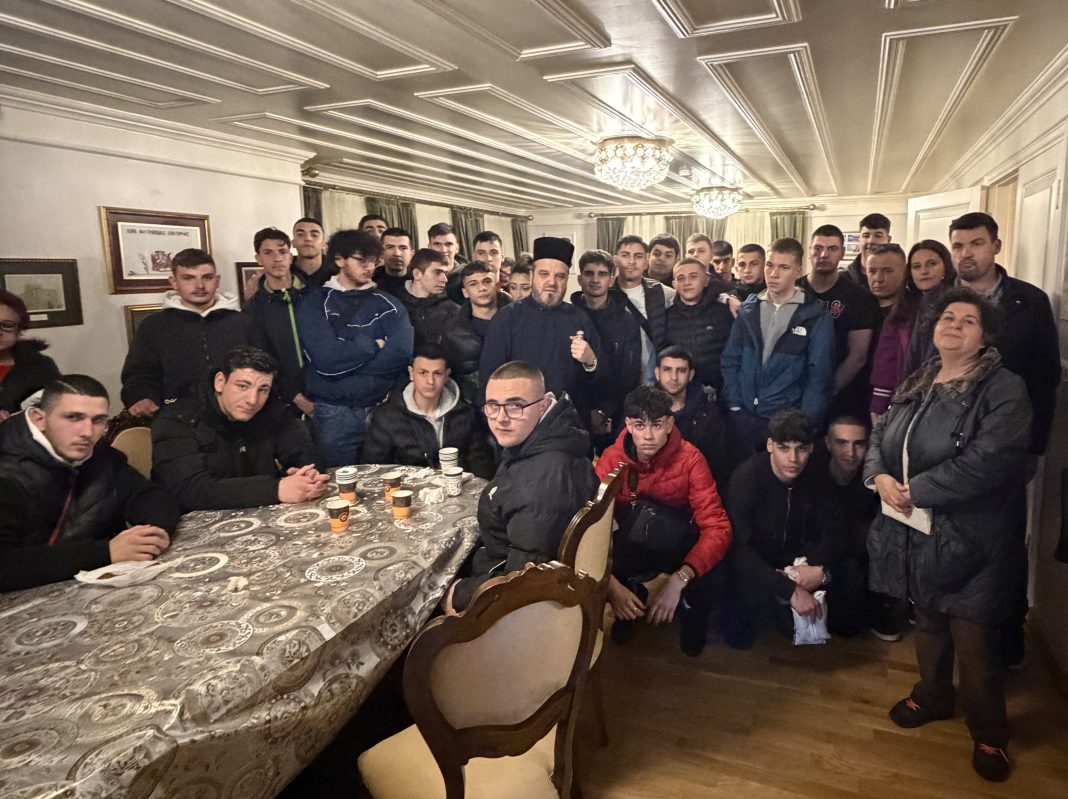 70μελής όμιλος Καθηγητών και μαθητών από την Καλαμαριά , στην πατρίδα του Αγίου Νεκταρίου