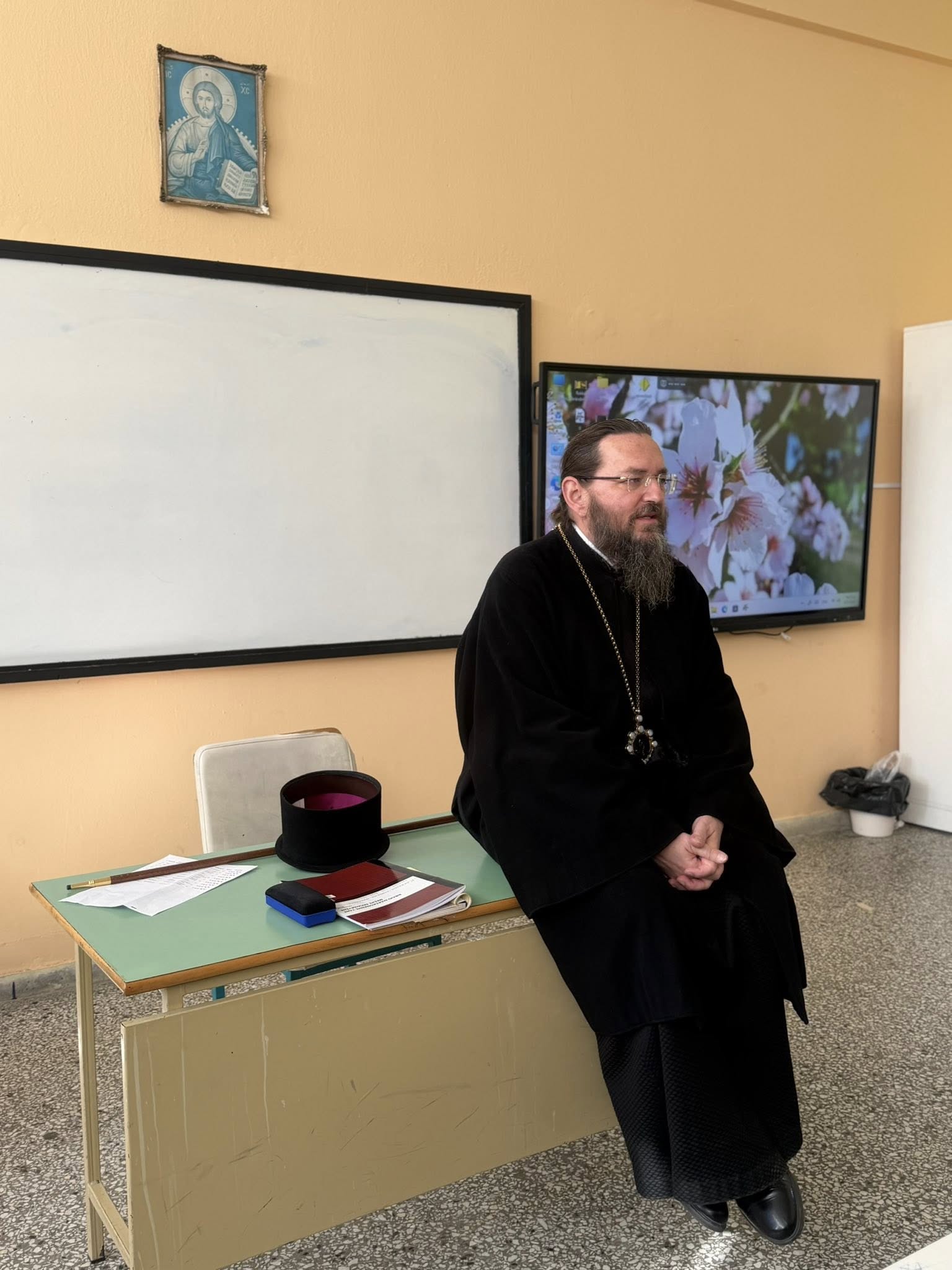 Ο Μητροπολίτης Κιλκισίου κοντά στους μαθητές του Γυμνασίου και Λυκείου Χέρσου