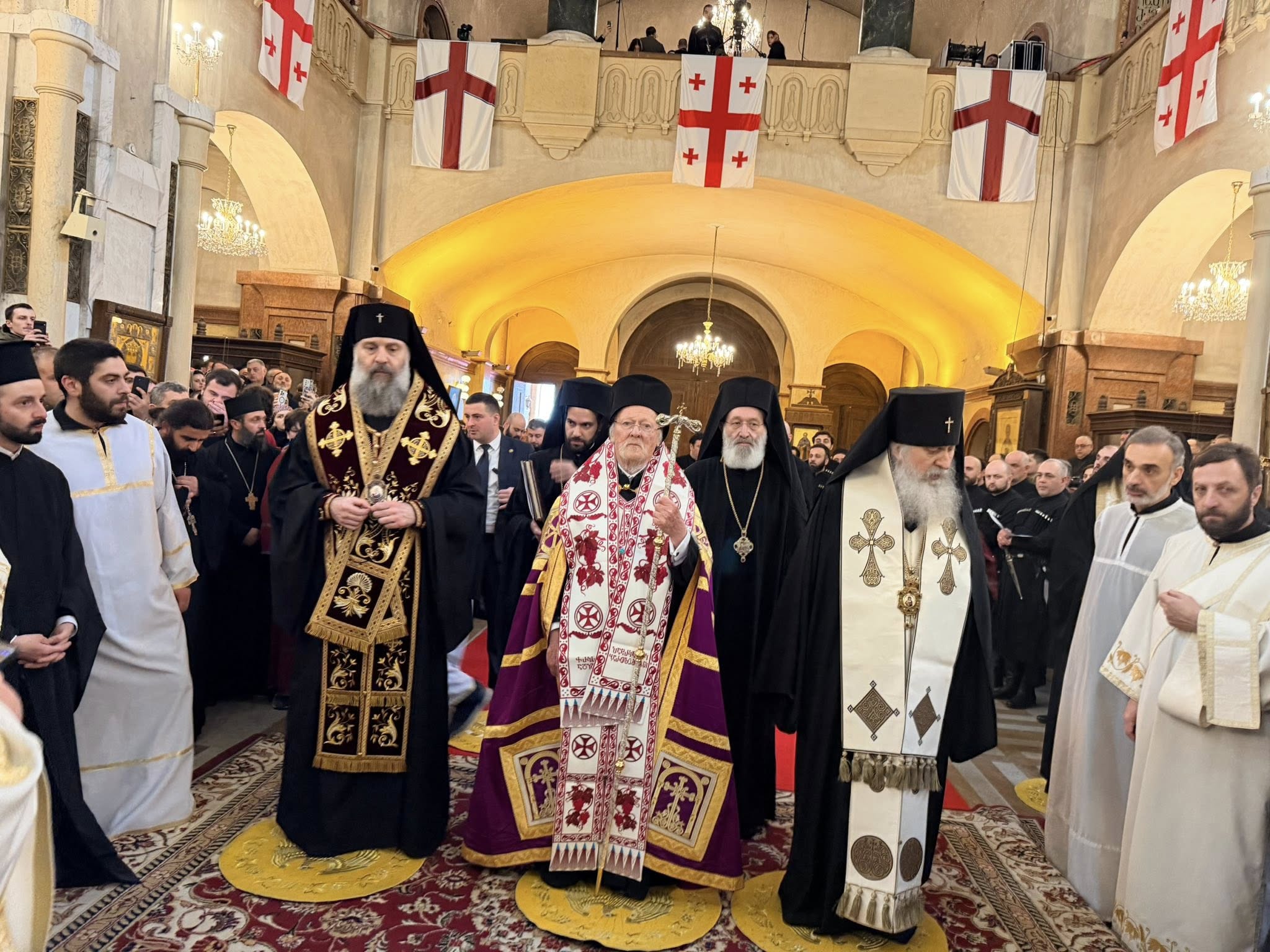 Ο Οικουμενικός Πατριάρχης προεξήρχε  της εξοδίου Ακολουθίας του αοιδίμου Πατριάρχου Γεωργίας Ηλία Β’