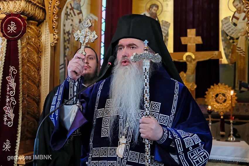 Ο Μητροπολίτης Νέας Κρήνης  τέλεσε Προηγιασμένη στην Ι. Μονή Αγ. Κυριακής Λουτρού