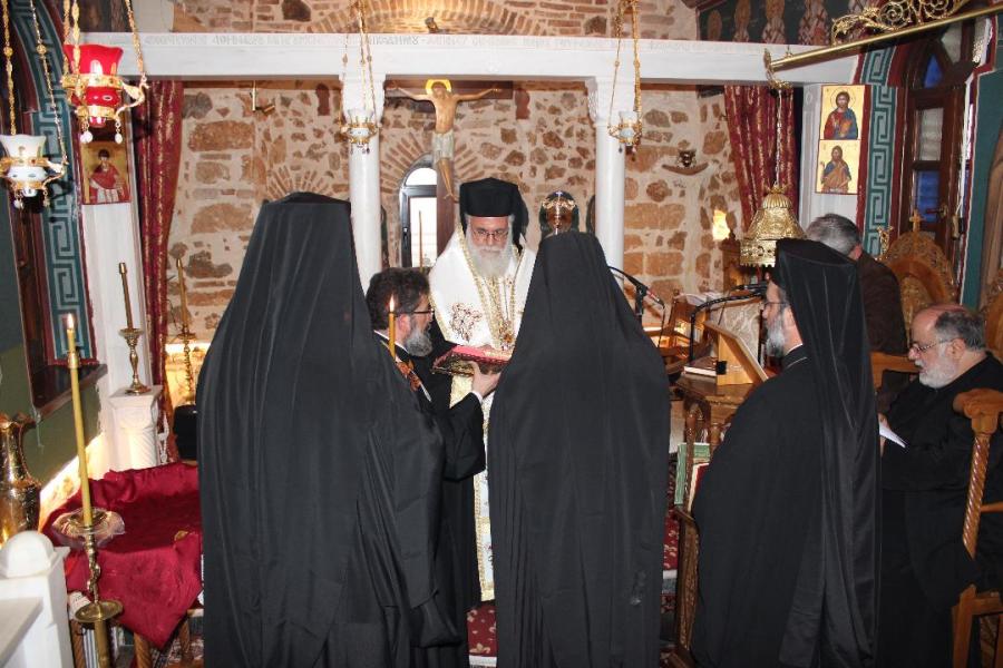 Κουρά μικρόσχημου μοναχού στην Ι.Μ. Αγίου Παντελεήμονος Πετρουπόλεως Αττικής