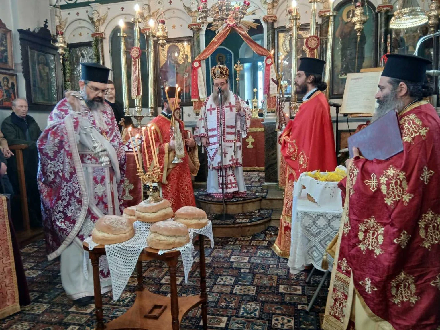 Χίος: Η εορτή του Αγίου Μακαρίου του Νοταρά δίπλα στον τάφο και το ασκητήριό του