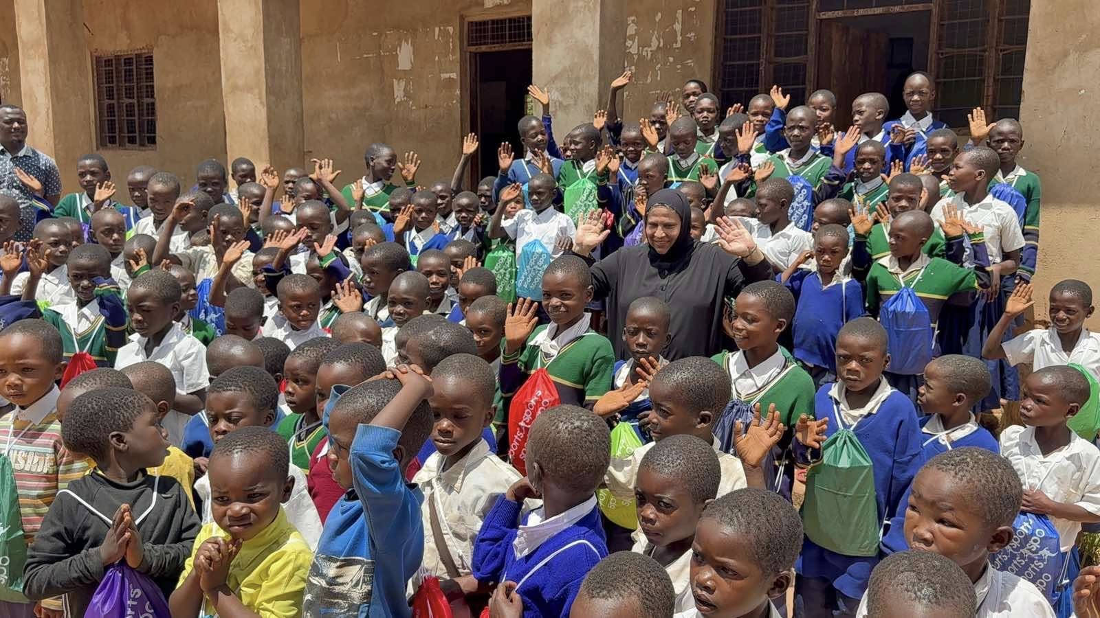 Ιεραποστολική επίσκεψη στο απομακρυσμένο χωριό Μκόμπε της κεντρικής Τανζανίας