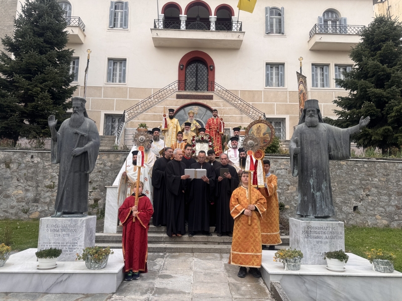 Με κατάνυξη και λαμπρότητα ο Εσπερινός της Αγάπης στον Ιερό Μητροπολιτικό Ναό των Γρεβενών