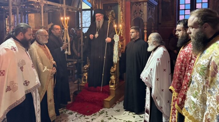 Ο Τύρναβος τιμά τον Άγιο Γεώργιο στον “τραυματισμένο” από τον σεισμό ναό του