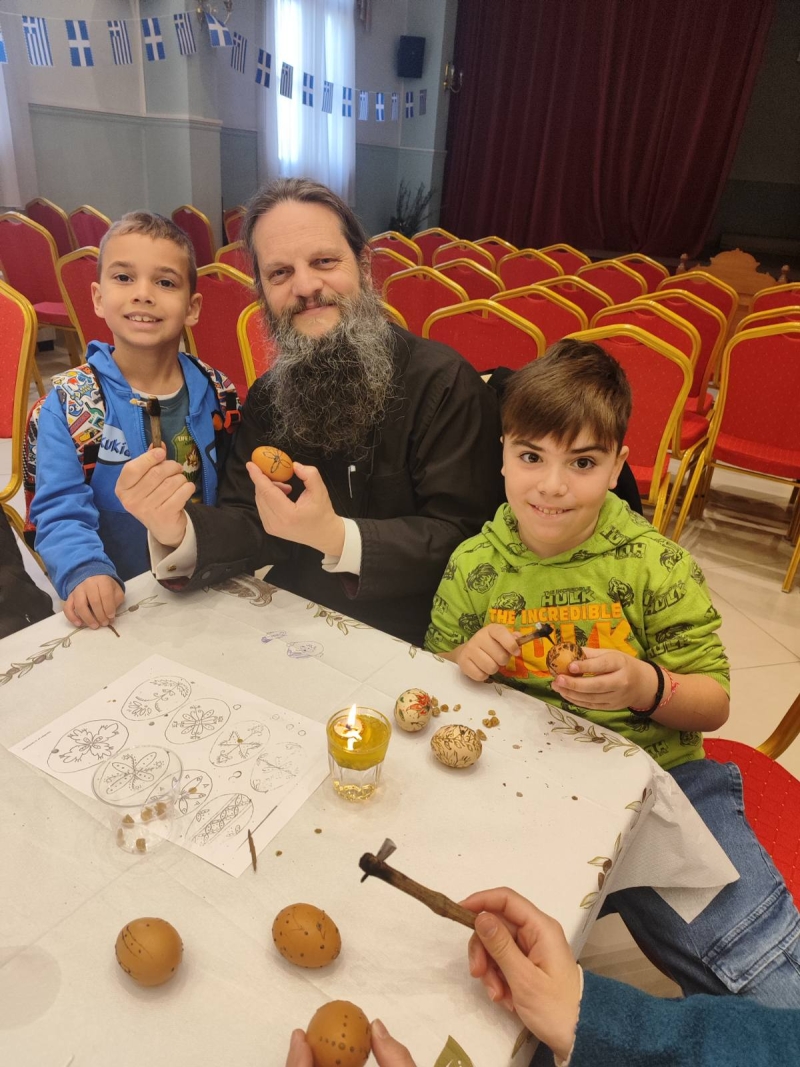 Έμαθαν την τεχνοτροπία της “Περδίκας”, του στολισμού ενός αυγού πασχαλιάτικου στα Γρεβενά